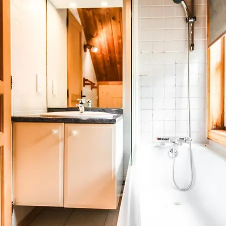 Charming 4-bed Chalet, Mountain Views, Double Garage Chalet Flaine