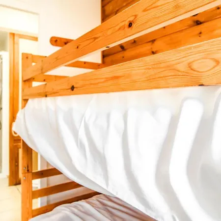 Charming 4-bed Chalet, Mountain Views, Double Garage Chalet *