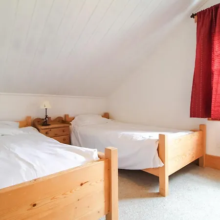 Chalet Charming 4-bed Chalet, Mountain Views, Double Garage Flaine
