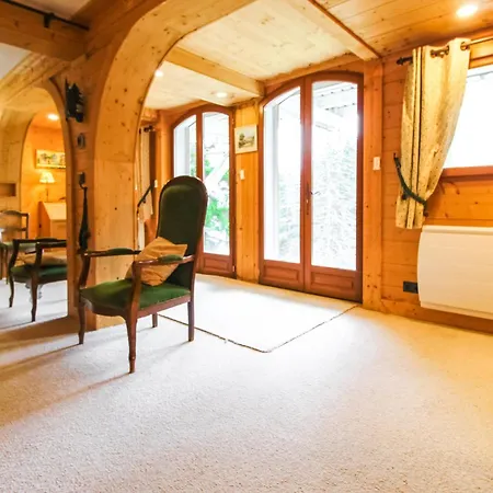 Charming 4-bed Chalet, Mountain Views, Double Garage Flaine