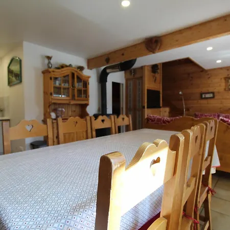 Charming 4-bed Chalet, Mountain Views, Double Garage * Flaine