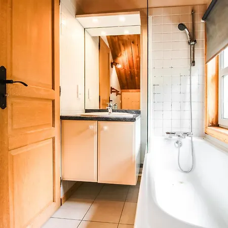 Charming 4-bed Chalet, Mountain Views, Double Garage Flaine