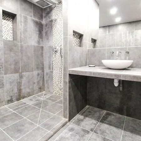 Alpstuga Charming 4-bed Chalet, Mountain Views, Double Garage Flaine