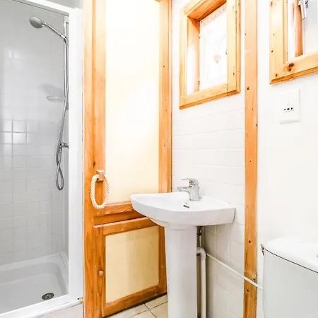 Charming 4-bed Chalet, Mountain Views, Double Garage
