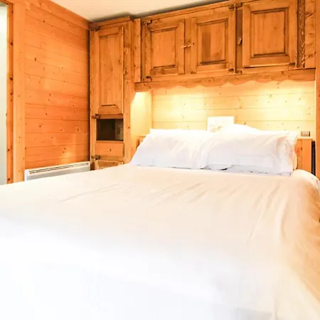 Charming 4-bed Chalet, Mountain Views, Double Garage Alpesi faház *