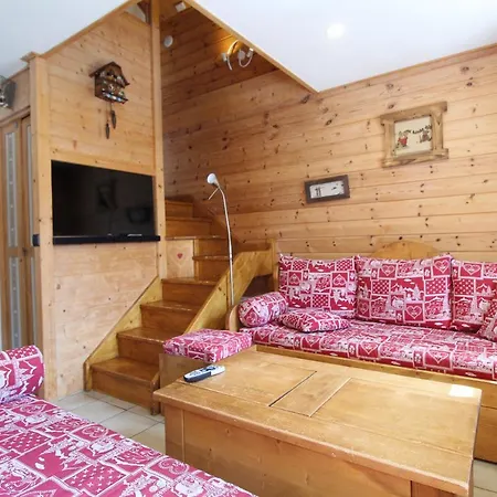 Alpesi faház Charming 4-bed Chalet, Mountain Views, Double Garage