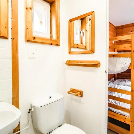Alpesi faház Charming 4-bed Chalet, Mountain Views, Double Garage *