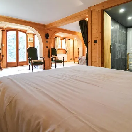 Charming 4-bed Chalet, Mountain Views, Double Garage Alpstuga Flaine