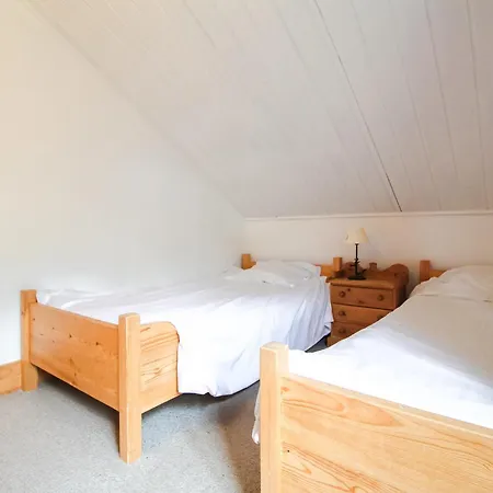 Charming 4-bed Chalet, Mountain Views, Double Garage Alpesi faház